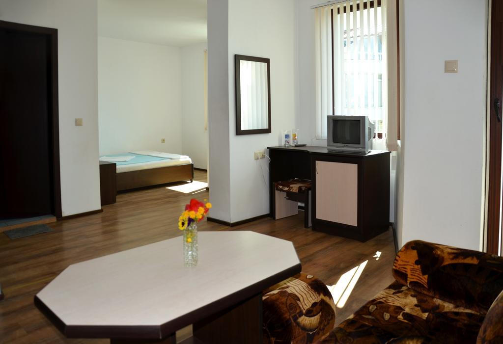 Kani Studios Sozopol Bilik gambar